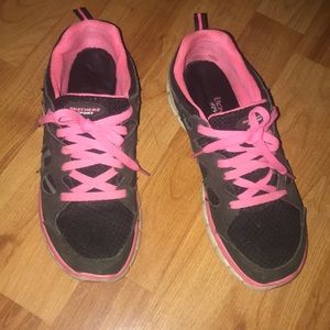 Sketchers pink sneakers